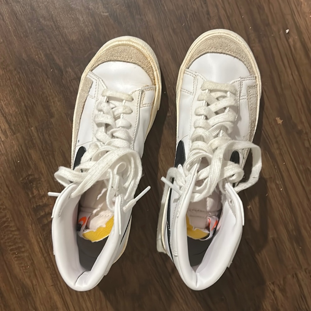 Nike Women Blazer Mid ‘77 High Tops